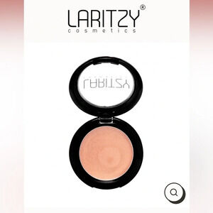 🎉HOST PICK🎉 Laritzy CREAM HIGHLIGHTER IN VIRTUE, NIB